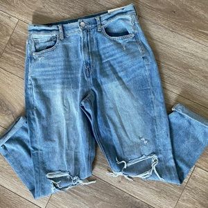 NWT American Eagle Mom Jeans